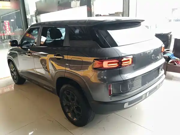 Geely ICON 2023