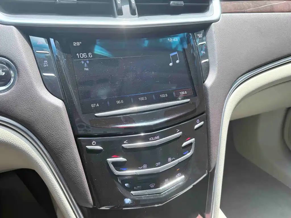 Cadillac XTS 2016 — фото 14