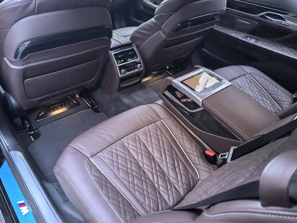 BMW 7 Series 2022 — фото 19