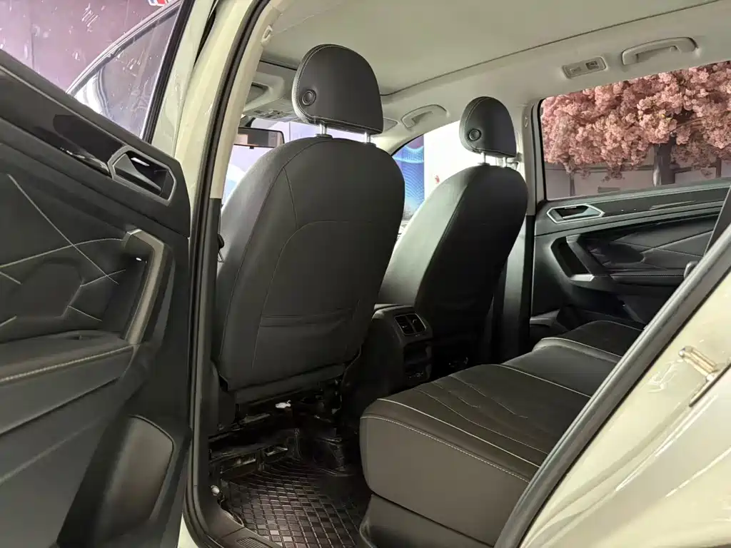 Volkswagen Tiguan L 2022