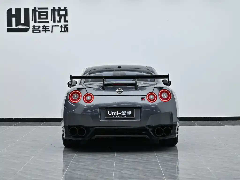 Nissan GT-R 2012 — фото 5