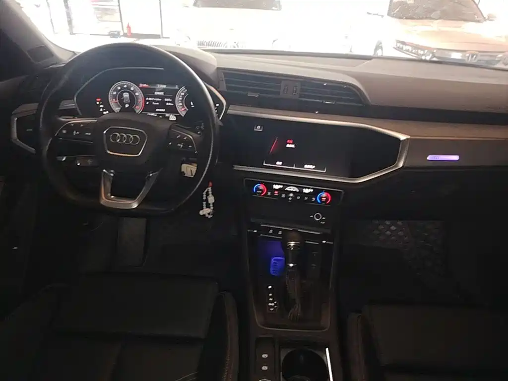 Audi Q3 2025 — фото 10