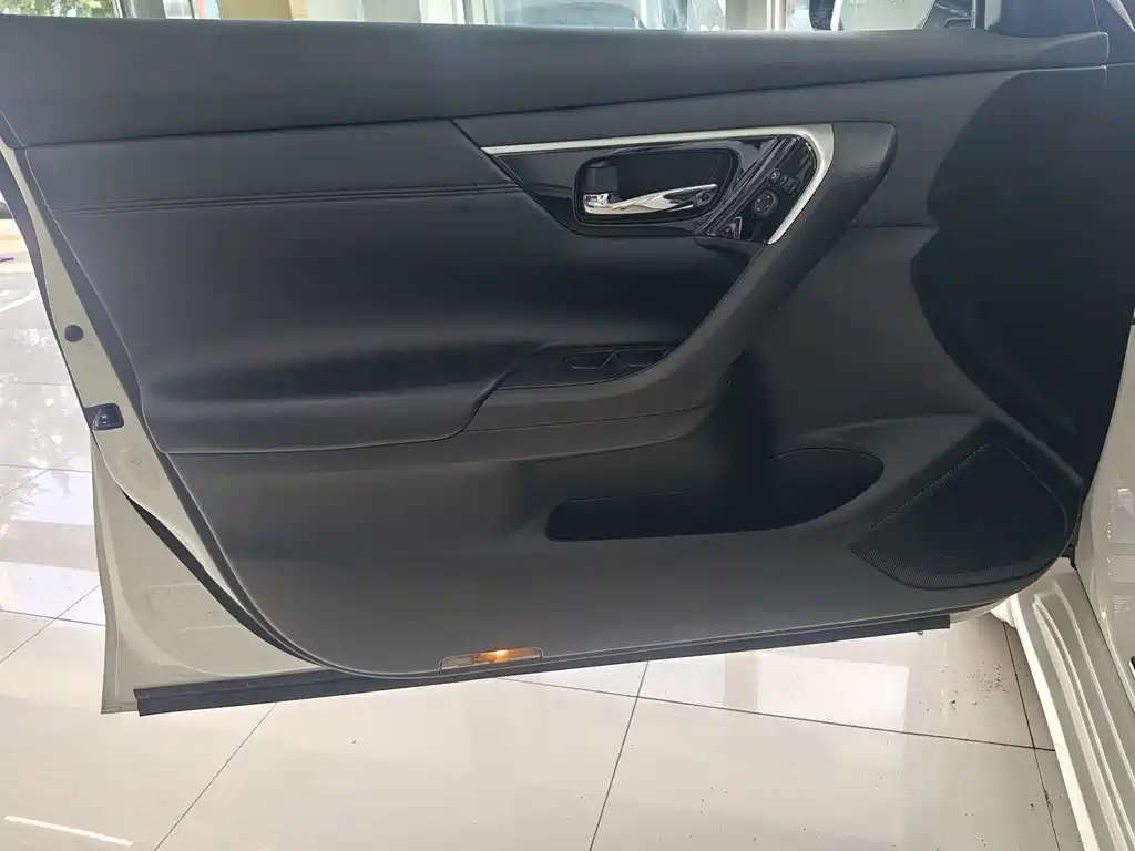 Nissan Teana 2018