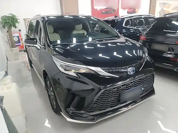 Toyota Granvia 2023