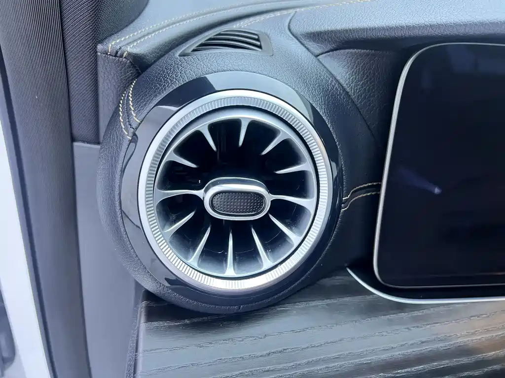 Mercedes-Benz E-Class 2021 — фото 16