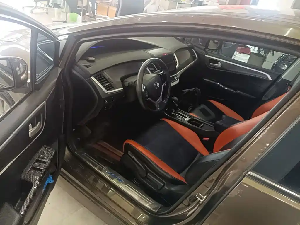 Honda Jade 2017 — фото 16