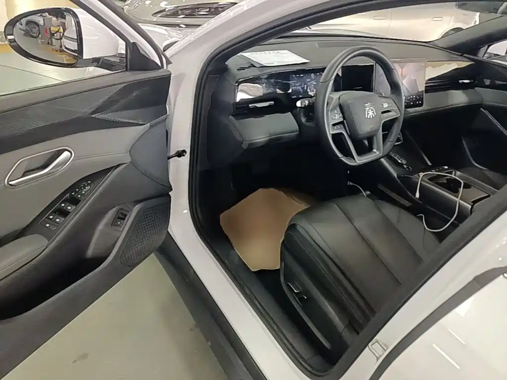 BYD Qin L 2025 — фото 16