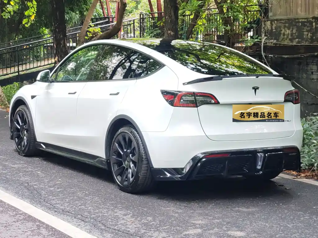 Tesla Model Y 2023 — фото 11