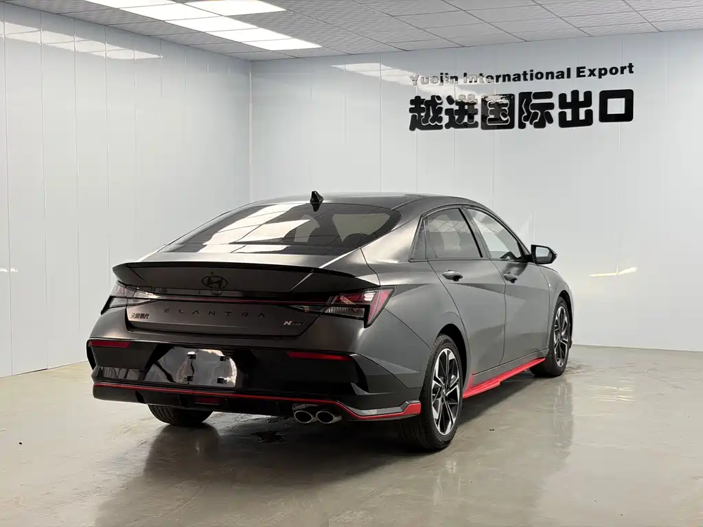 Hyundai Elantra 2023 — фото 10