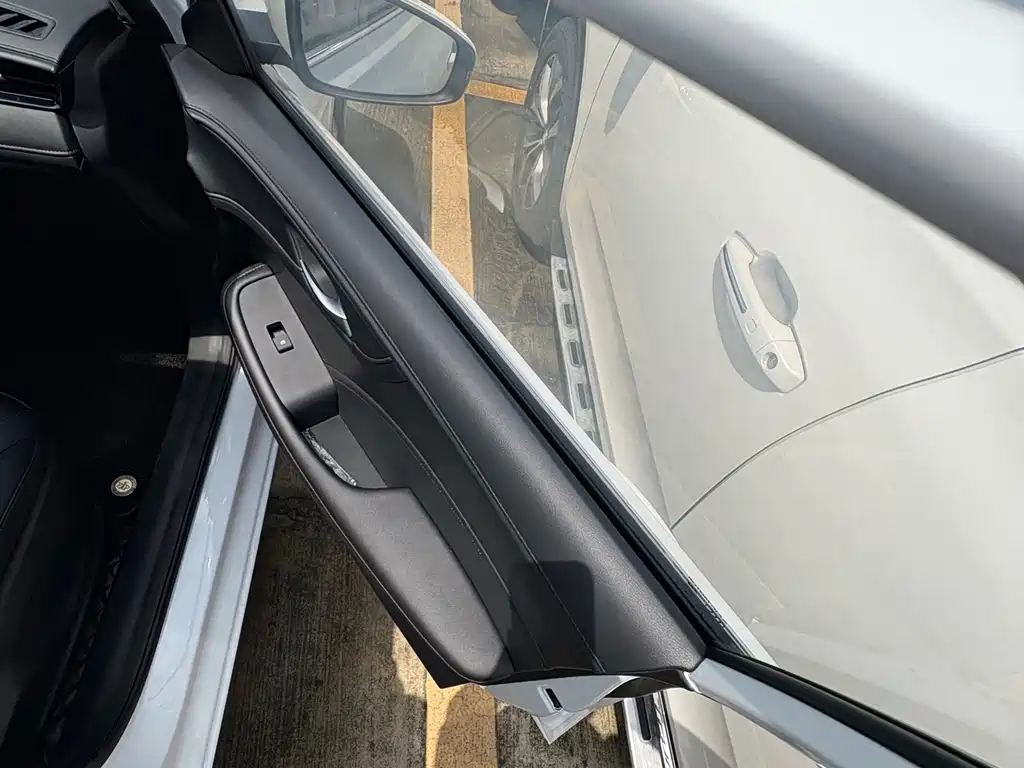 Roewe i5 2025