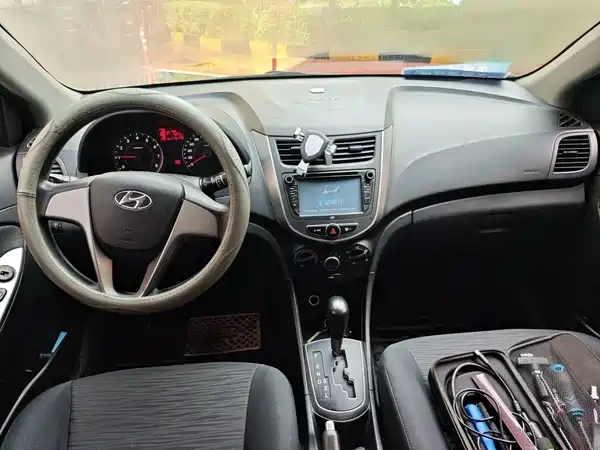 Hyundai Rui Yi 2015