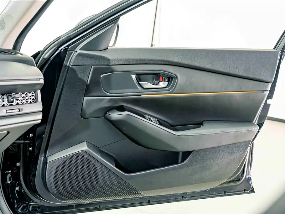 Honda Accord 2023 — фото 13