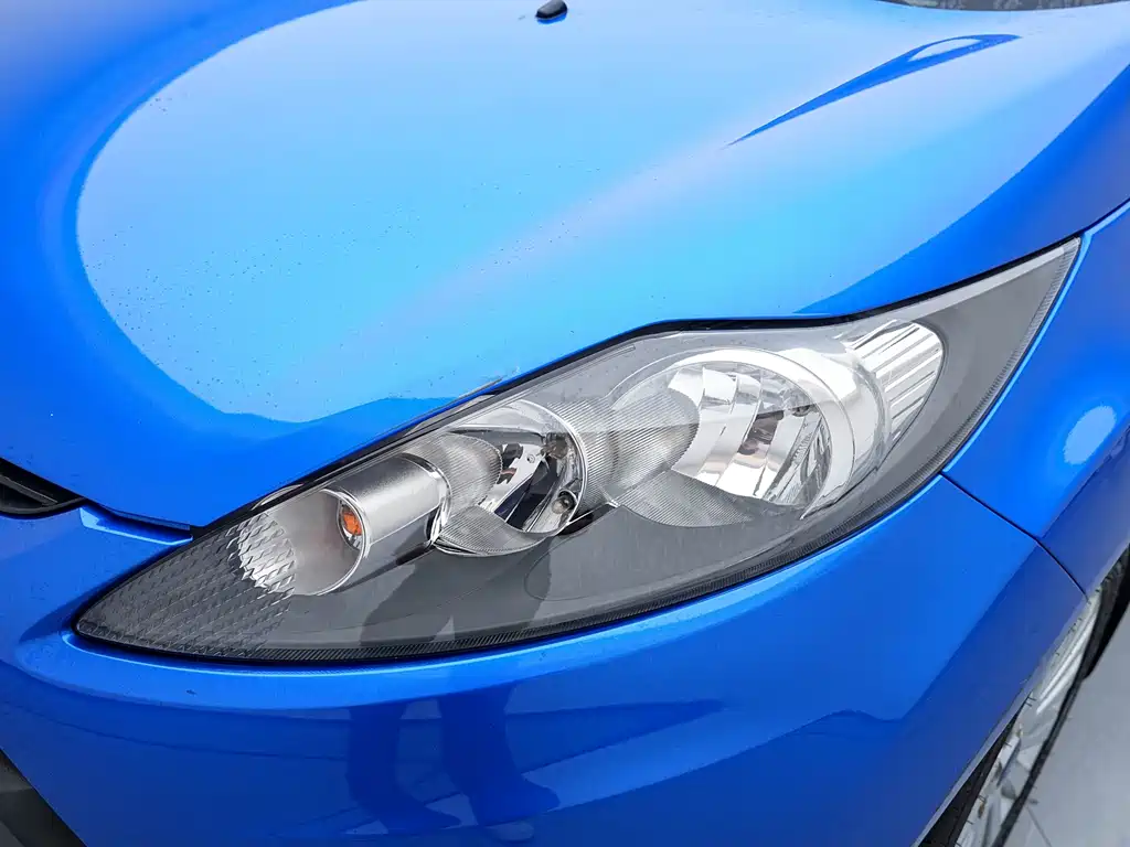Ford Fiesta 2012 — фото 11