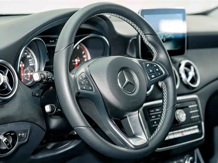 Mercedes-Benz GLA 2018 — фото 10