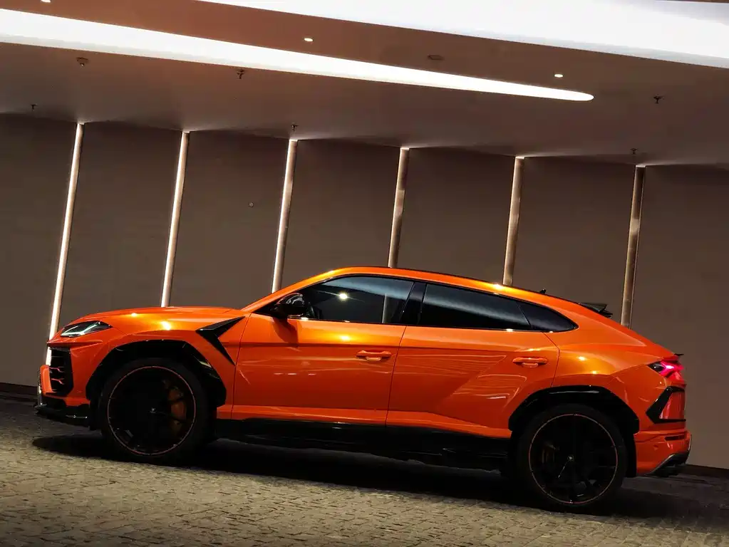 Lamborghini Urus 2019 — фото 12