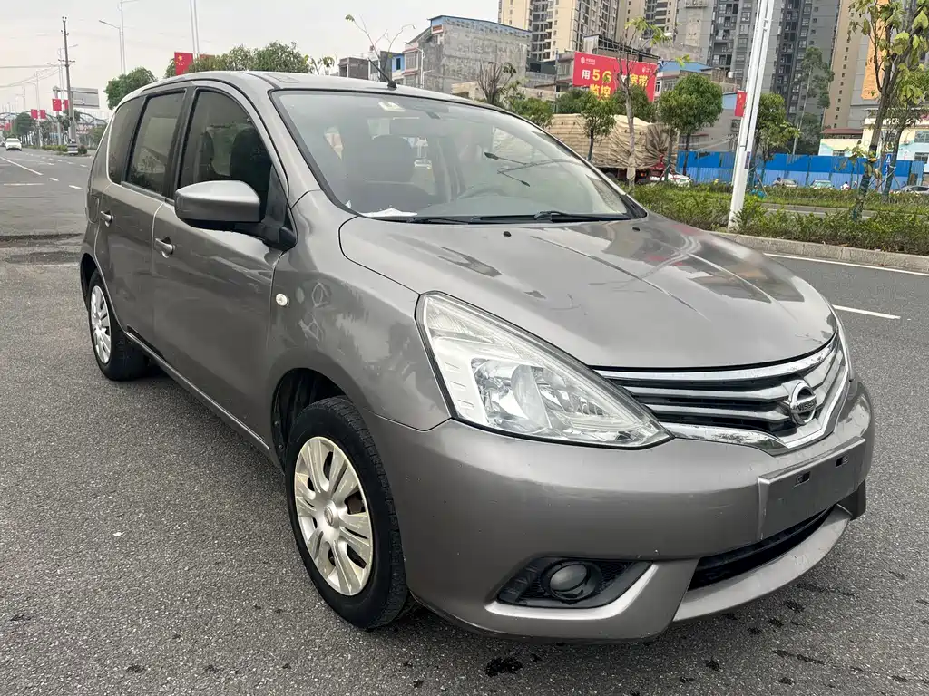 Nissan Livina 2014