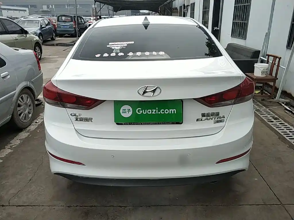 Hyundai Elantra 2019 — фото 6