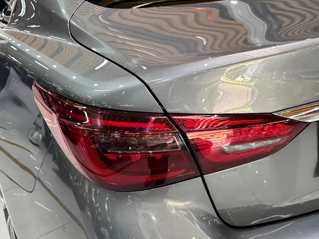Infiniti Q50L 2018 — фото 41