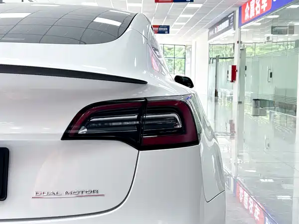 Tesla Model 3 2020