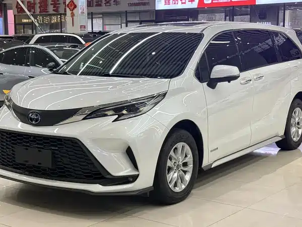 Toyota Granvia 2023