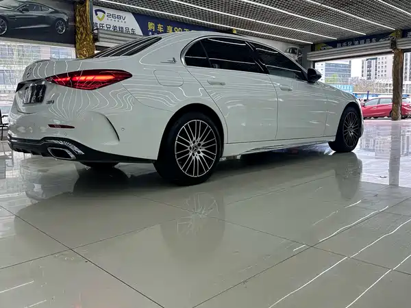 Mercedes-Benz C-Class 2024