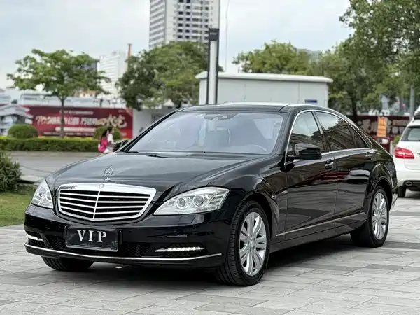 Mercedes-Benz S-Class 2012