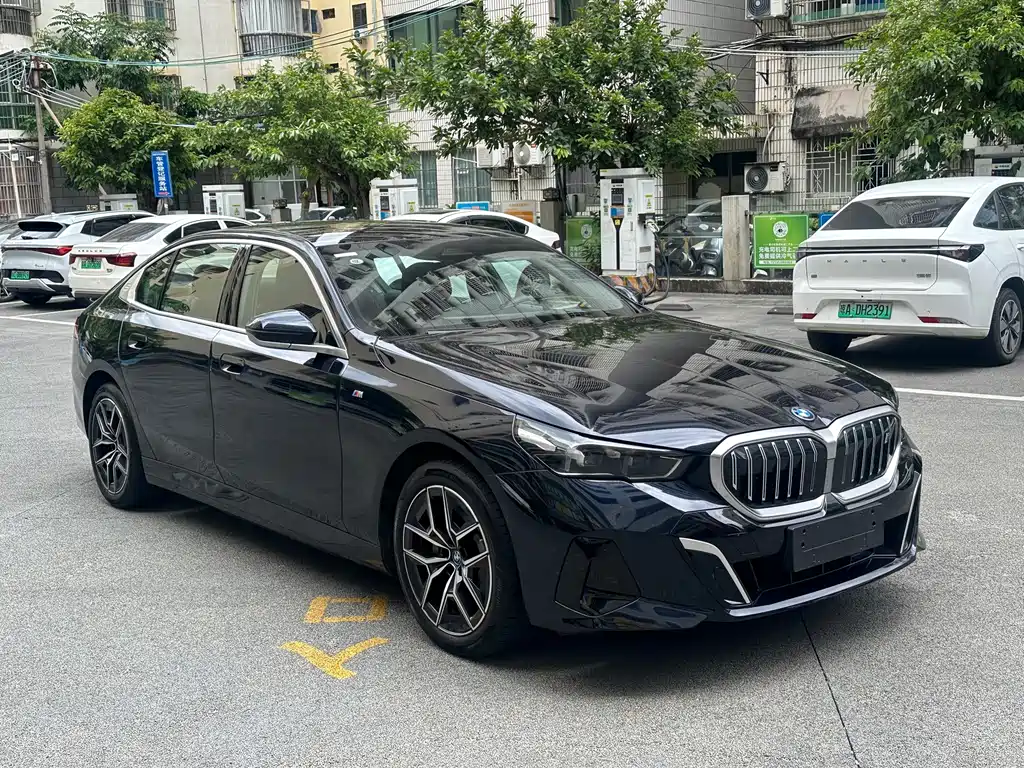 BMW i5 2025 — фото 3