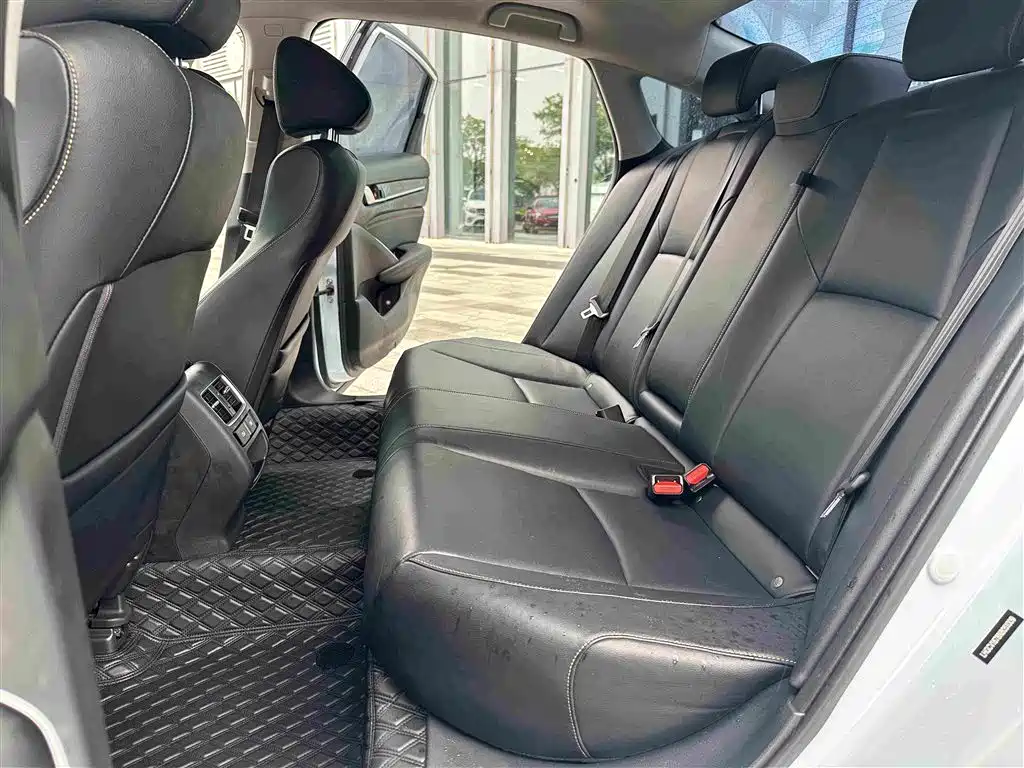 Honda Accord 2022 — фото 10