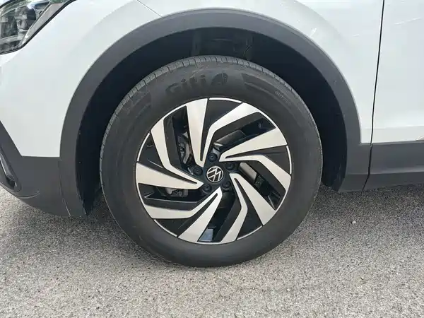 Volkswagen Tiguan L 2025