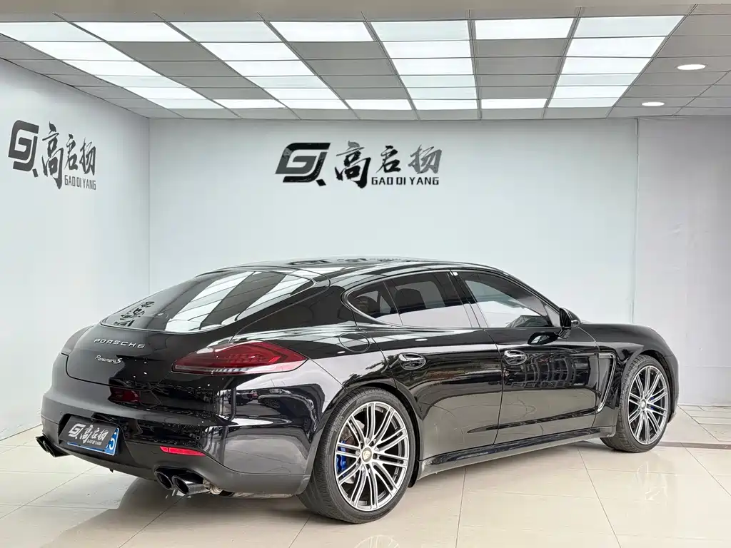 Porsche Panamera 2016 — фото 30