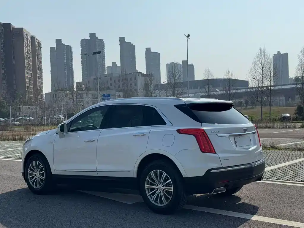 Cadillac XT5 2017 — фото 7