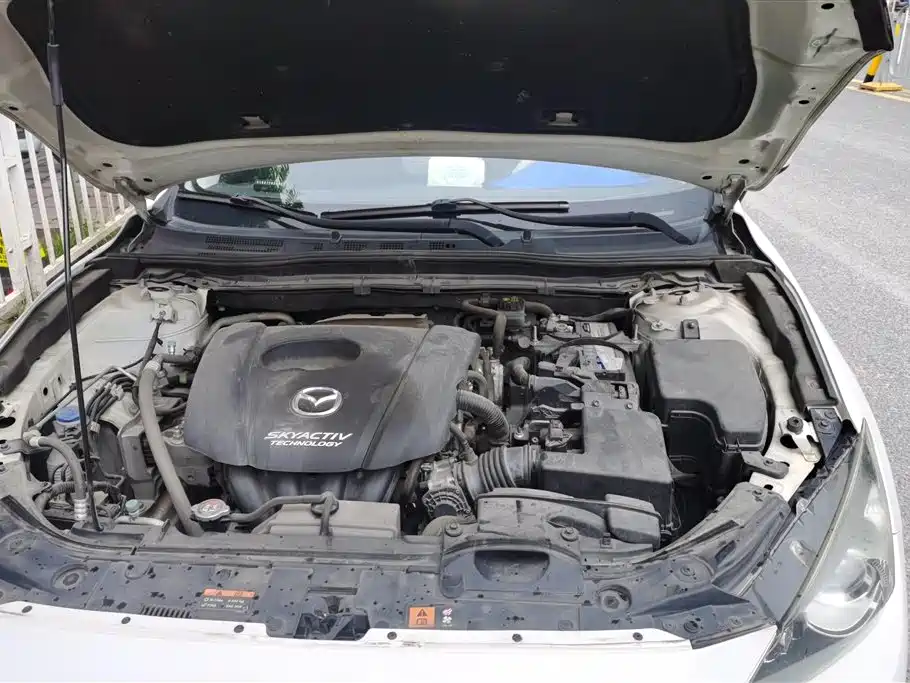 Mazda 3 Axela 2016 — фото 10