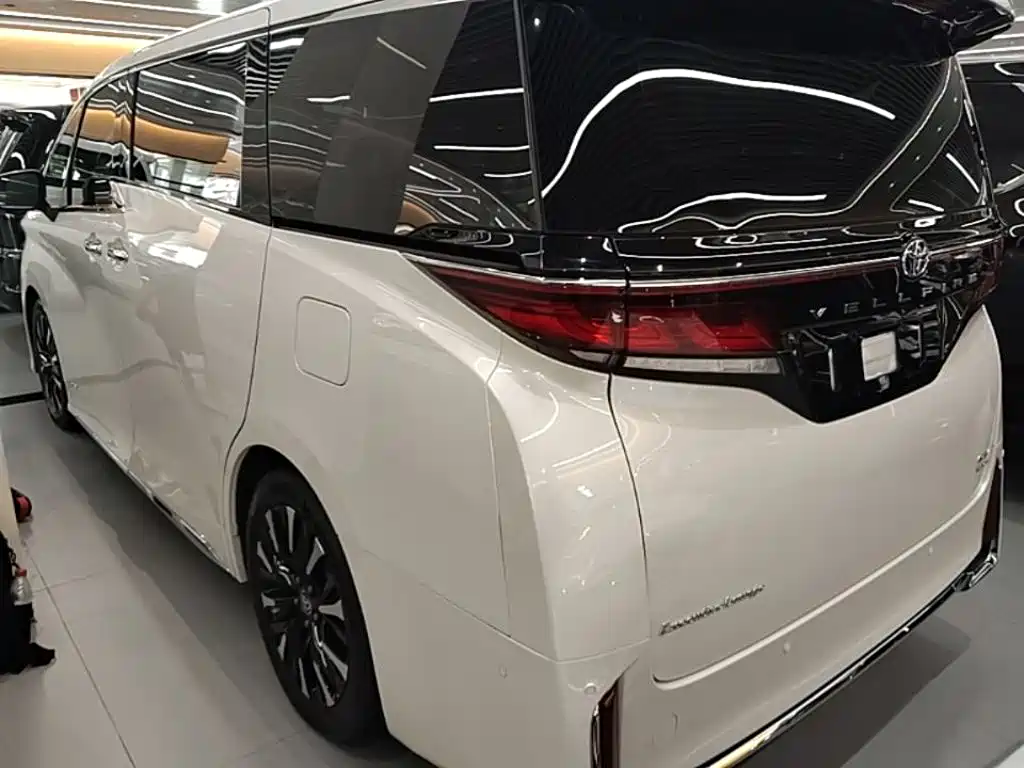 Toyota Vellfire 2023 — фото 5