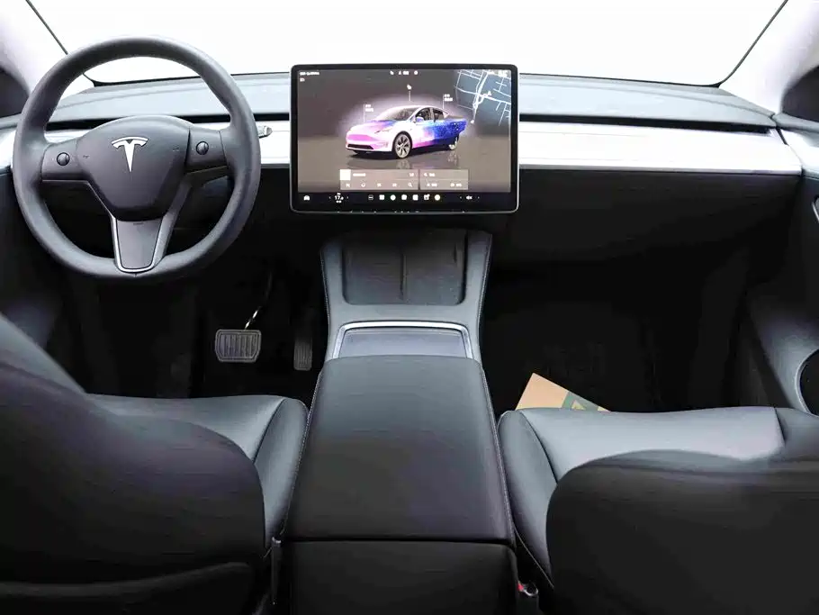 Tesla Model Y 2024 — фото 24