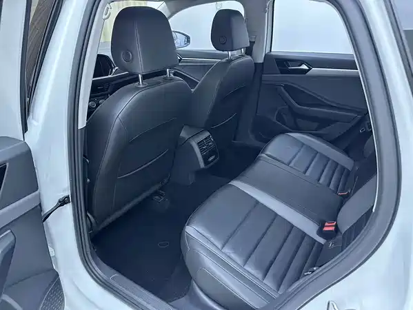 Volkswagen Sagitar 2022