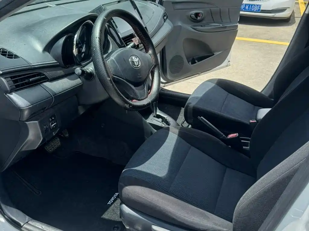 Toyota Yaris L 2017
