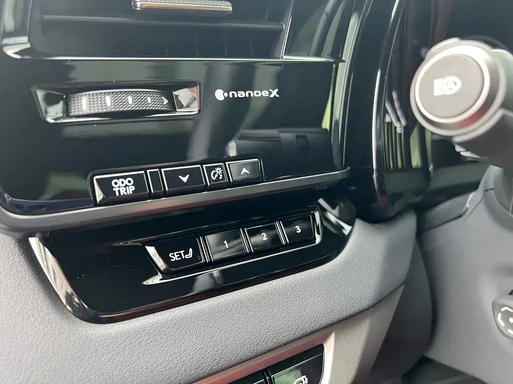 Lexus RX 2023 — фото 15
