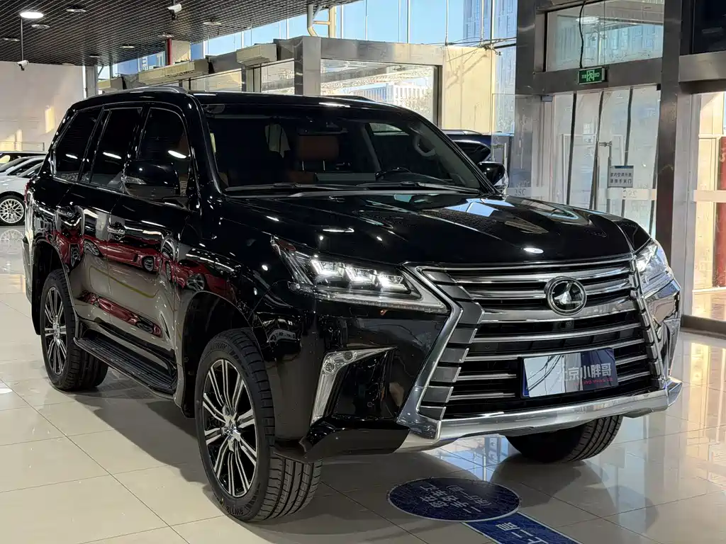 Lexus LX 2017 — фото 3