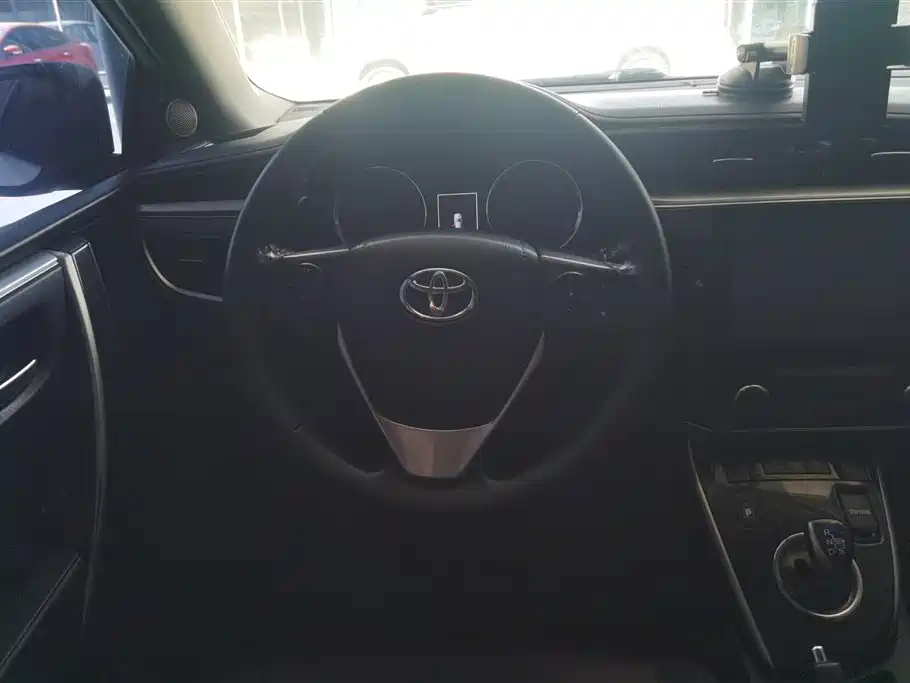 Toyota Corolla 2016 — фото 15