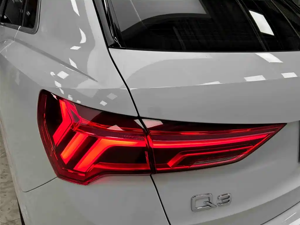 Audi Q3 2022 — фото 19