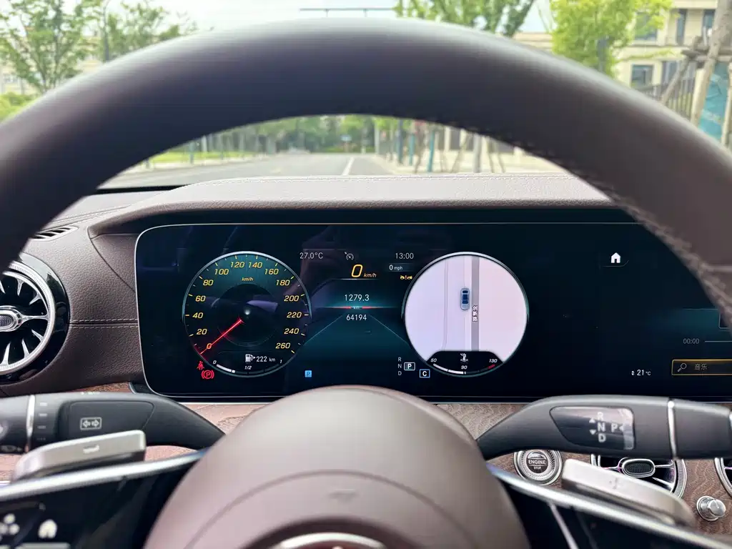 Mercedes-Benz E-Class 2023 — фото 15