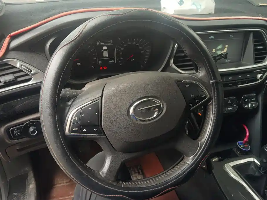 GAC Trumpchi GS4 2016 — фото 15