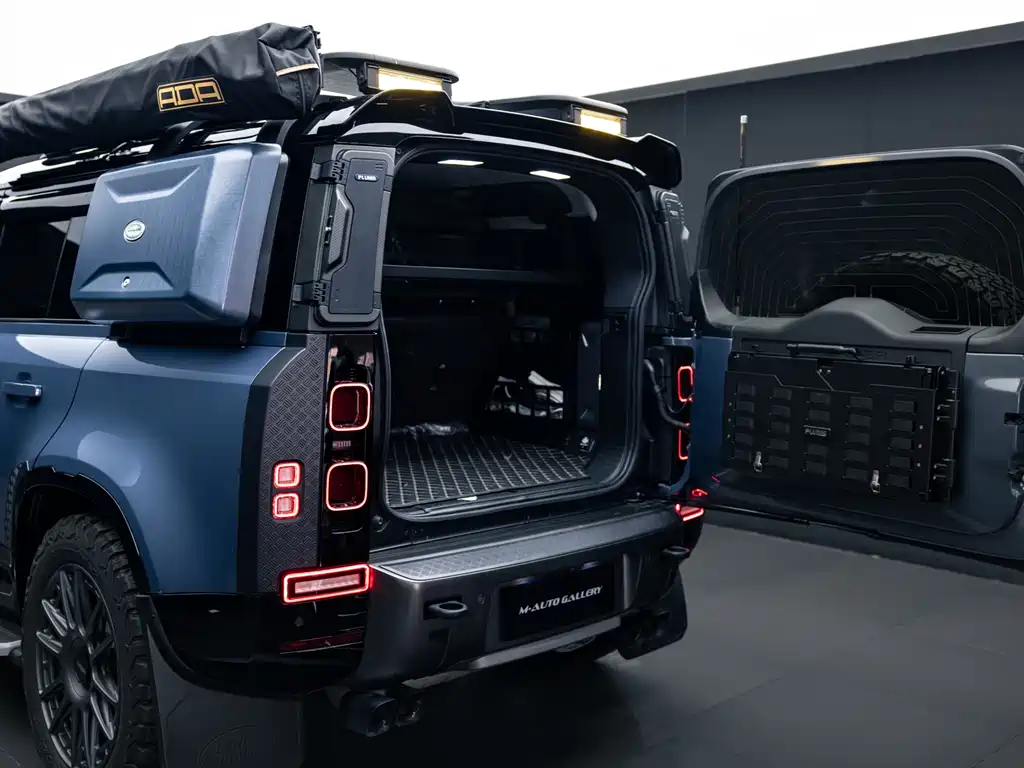 Land Rover Defender 2022 — фото 32