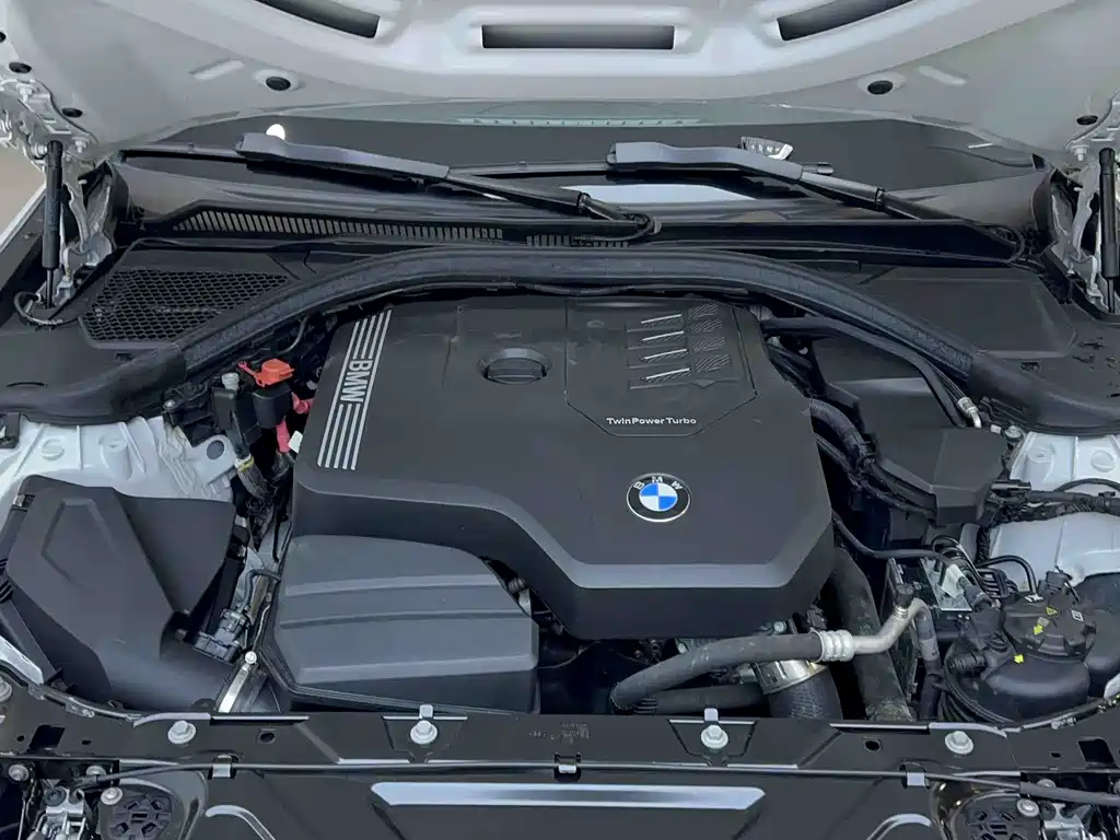 BMW 3 Series 2023 — фото 15