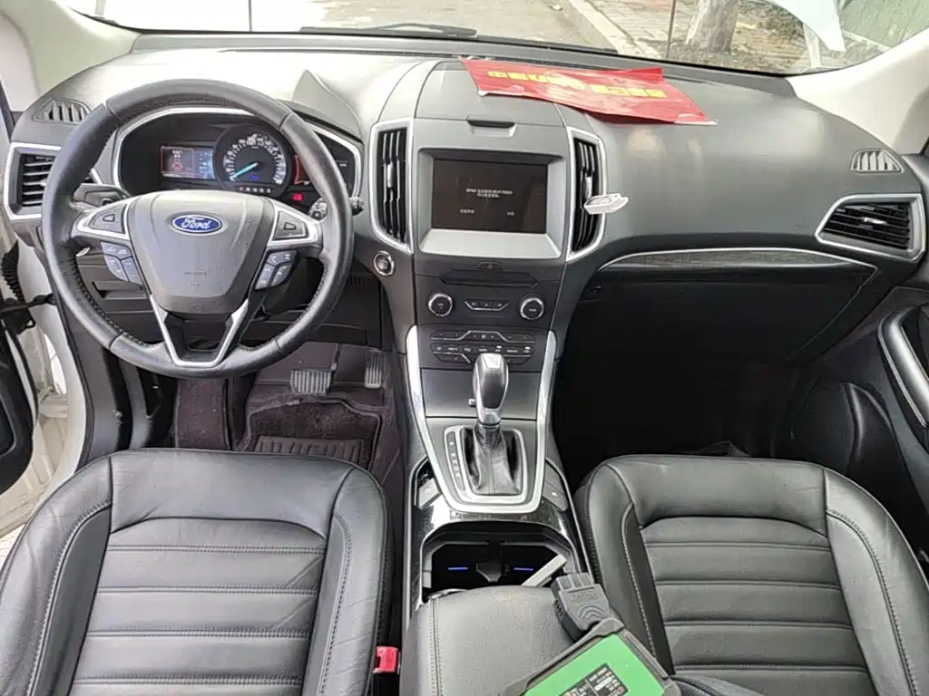 Ford Edge 2019 — фото 10