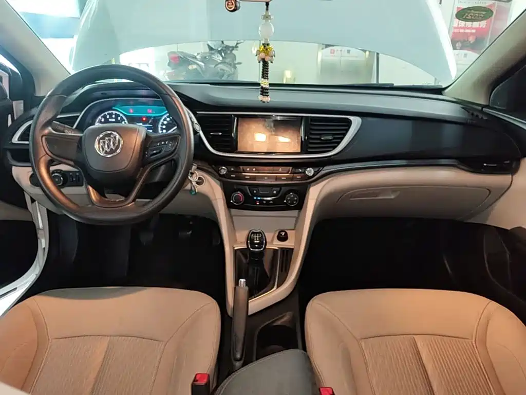 Buick Excelle 2017 — фото 10