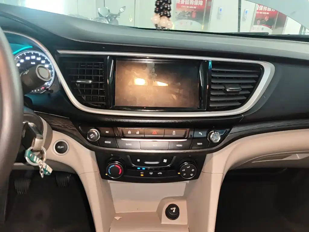 Buick Excelle 2017 — фото 13