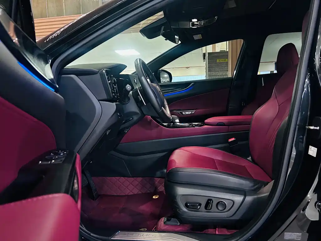 Lexus NX 2024