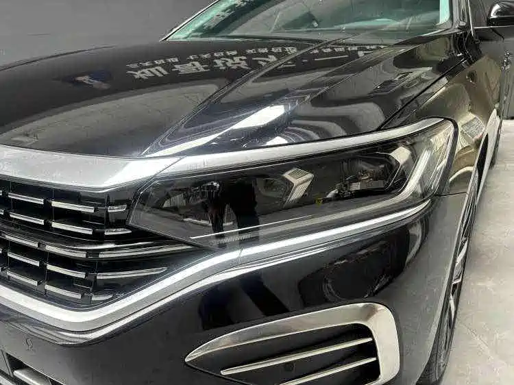Volkswagen Passat 2025