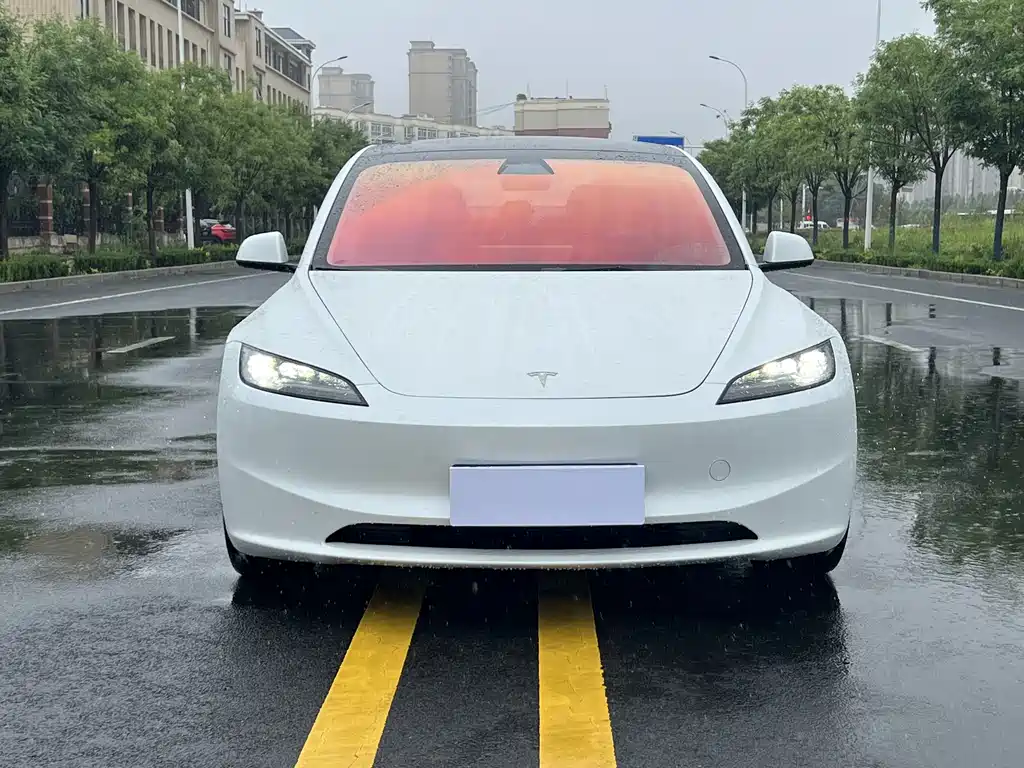 Tesla Model 3 2025 — фото 2